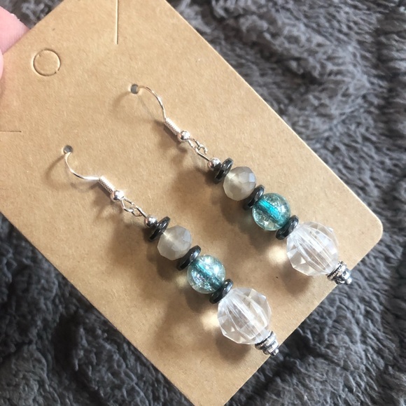 Handcrafted vintage bead glass hematite dangle earrings - Picture 1 of 4